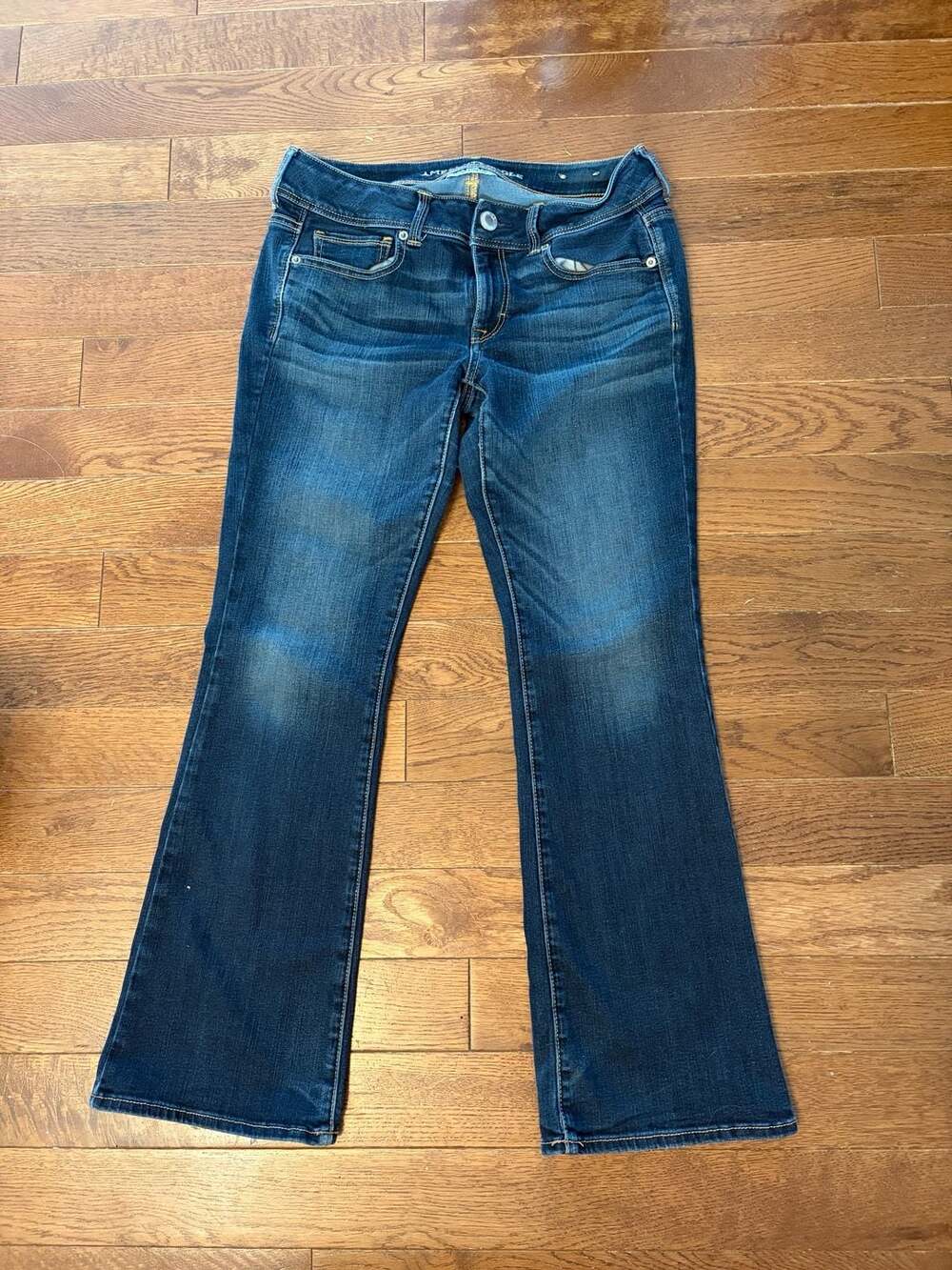 American Eagle Super Stretch Dark Wash Flare Jeans Size 8 Short